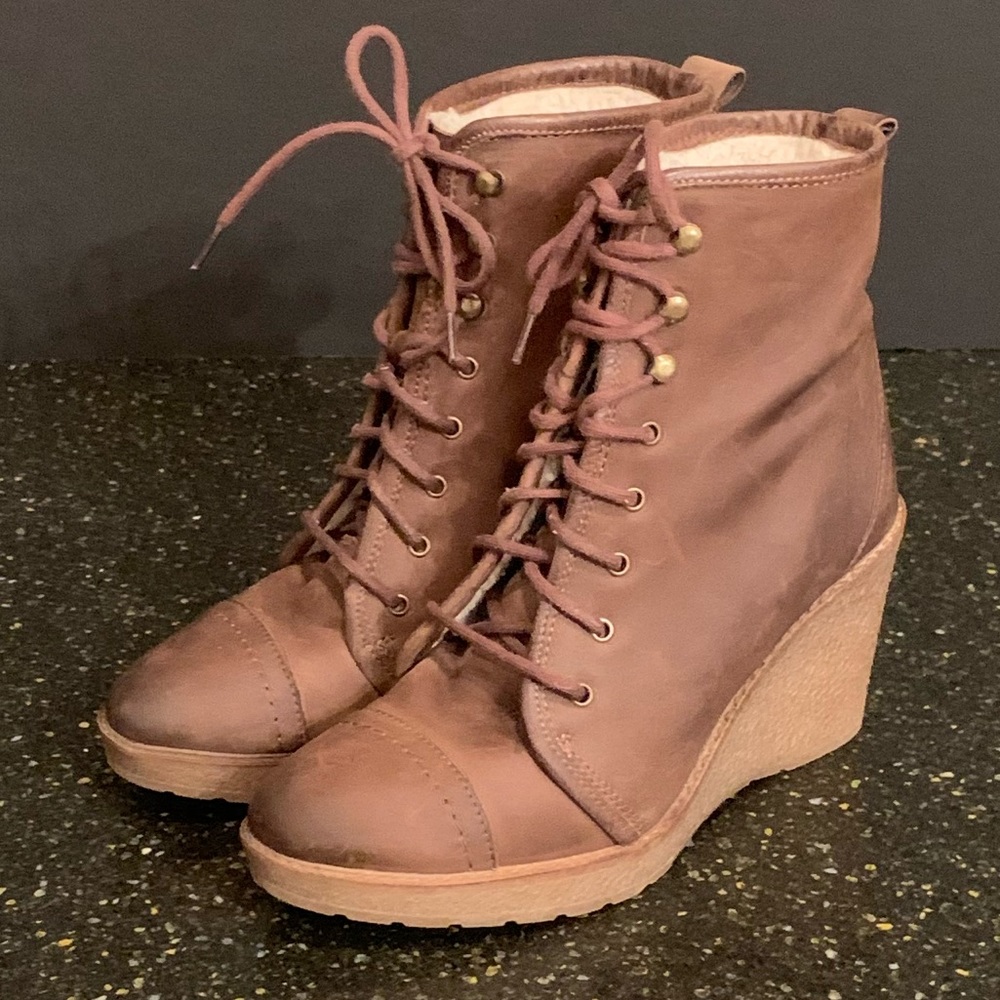Aldo Leather Wedge Ankle Boots. Size 38/US7.5